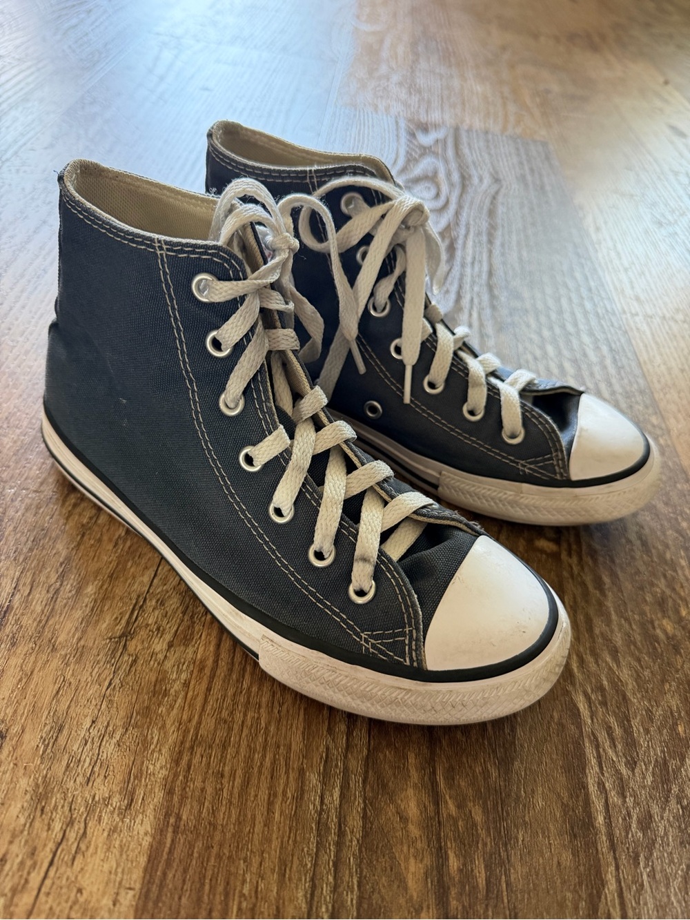 Converse Kids High-Top Sneakers in Navy Blue 2.5Y